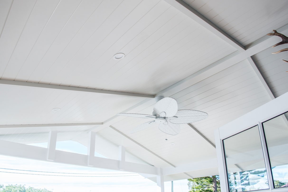 Image of outdoor entertaining area with EasyCraft EasyCLAD panels