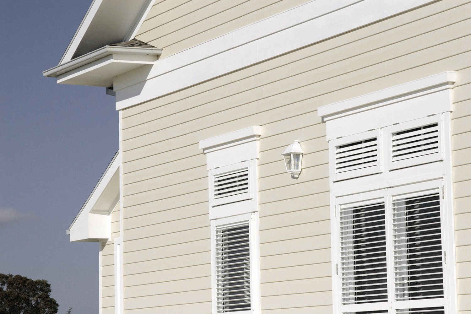 Primeline Cladding Use Example | James Hardie Primeline Weatherboard - Primeline Cladding | BetaBoard Product Range Page Featured Image 