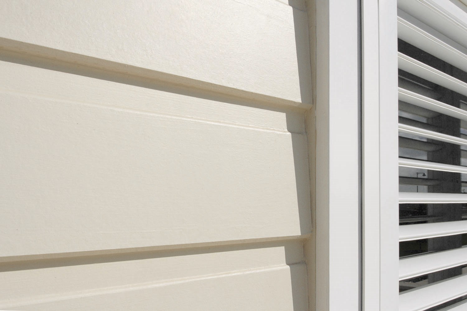 Primeline Weatherboard Close Up | James Hardie Primeline Weatherboard - Primeline Cladding | BetaBoard Product Range Page Featured Image 